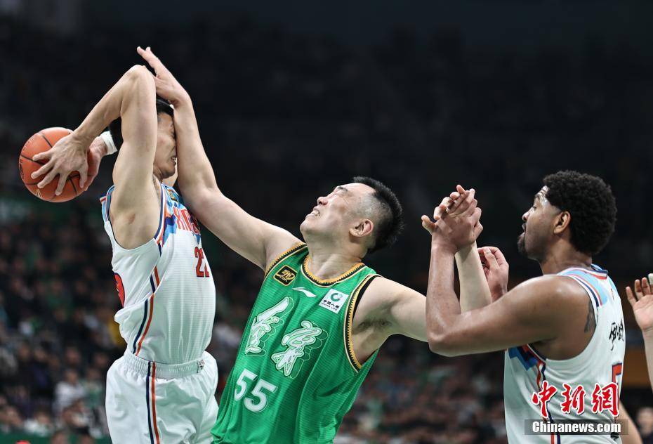 关于清晨CBA季后赛焦点战，布鲁克林篮网临场应变，媒体盛赞，纪律约束更严格的信息